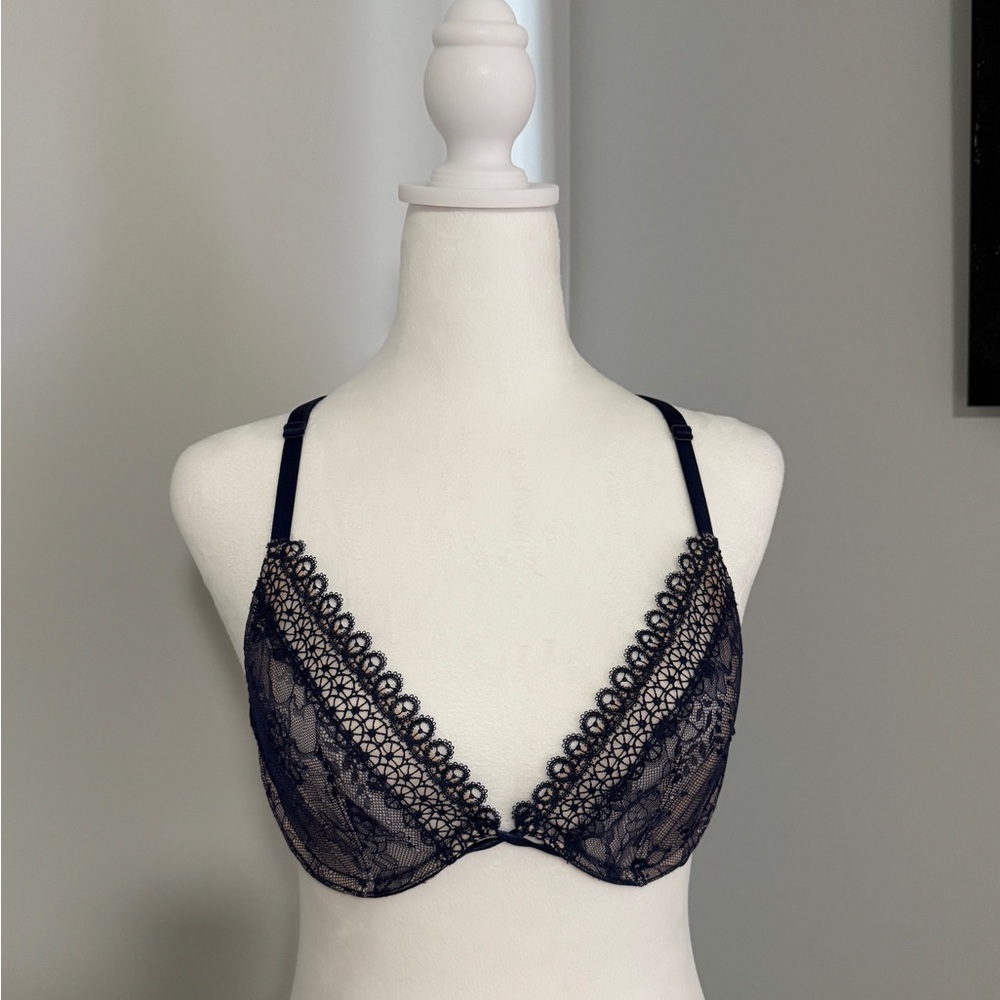 Victoria’s Secret Elegant Blue Lace Bra